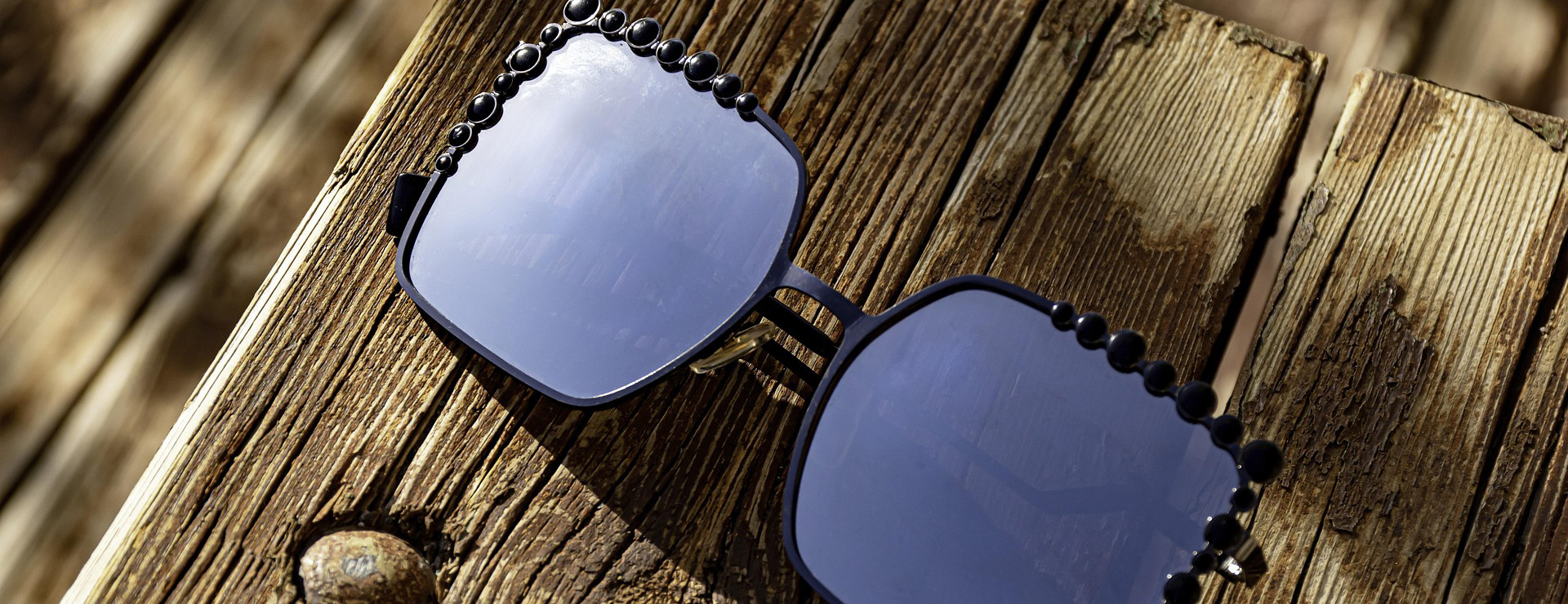 Front Page -A New Day wood 4739135 1920